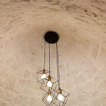 Bed and breakfast Lamarossa Trulli&suites